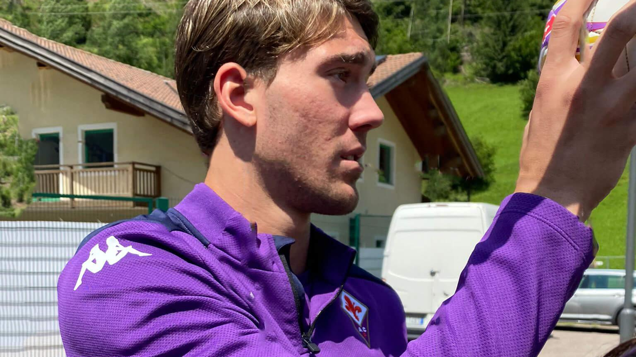 Vlahovic free agent: AC Milan and Allegri lead the chase