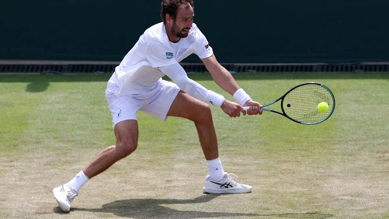 Safiullin Beats Fonseca Before His Wimbledon Match With Djokovic