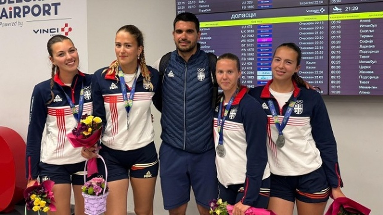 Serbian junior women's four heads to World Championships in Plovdiv