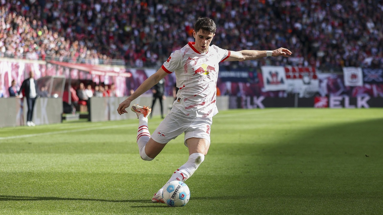 Kosta Nedeljkovic joins Rangers on loan from Aston Villa